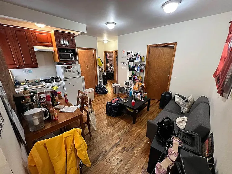 540 E 5th St #18 — Photo 1