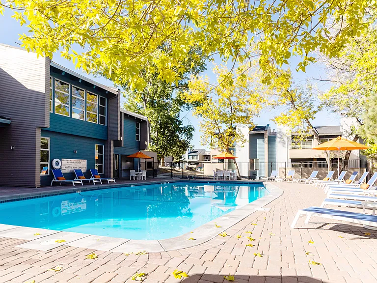 Lakeridge Living — Photo 8
