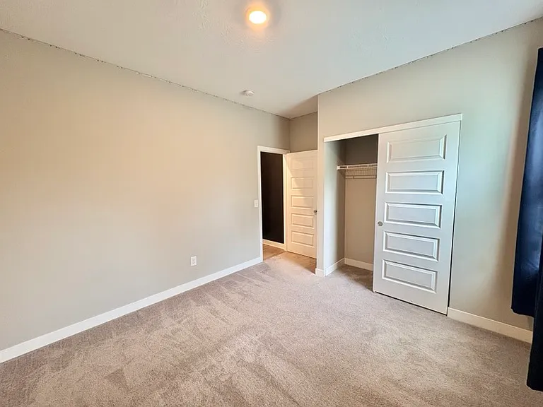3694 Locust Dr — Photo 15