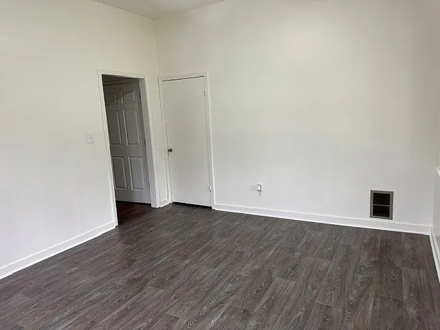 1010 Angel Street - B — Photo 2