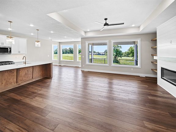 3rd image of 2525 Bos Landen Dr