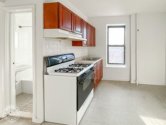 3rd image of 171 Bay 17 St #D5