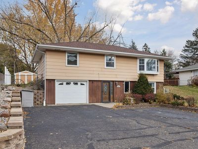 6632 4th St N, Oakdale, MN, 55128