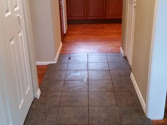 3rd image of 2939 Colonial Dr