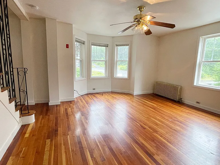 155 Center St — Photo 4