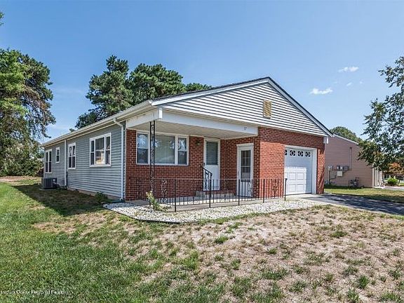 4th image of 37 La Dunette Dr