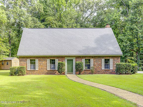 2nd image of 103 Rebel Cir