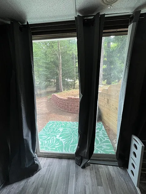 1 bed, 1000 sqft, $1,300 — Photo 2