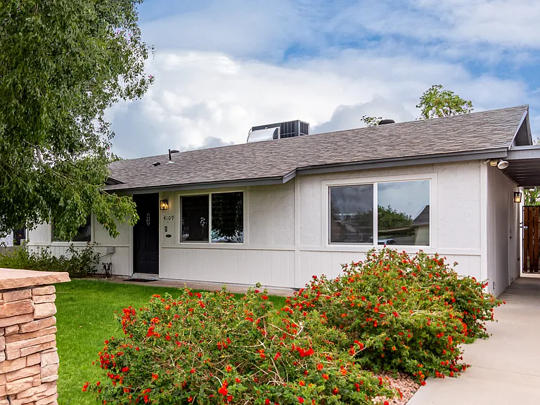 4109 E Crocus Dr — Photo 3
