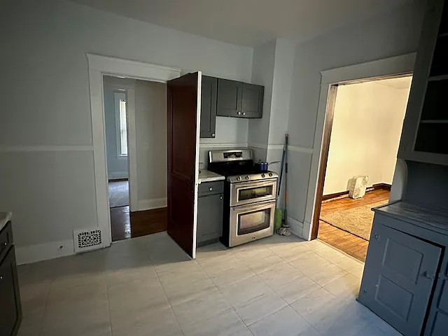 666 E 92nd St #2 — Photo 7