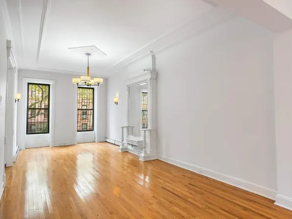 803 Putnam Avenue image 4 of 16