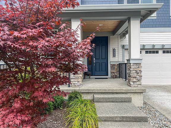 3rd image of 902 SE Symmons Place