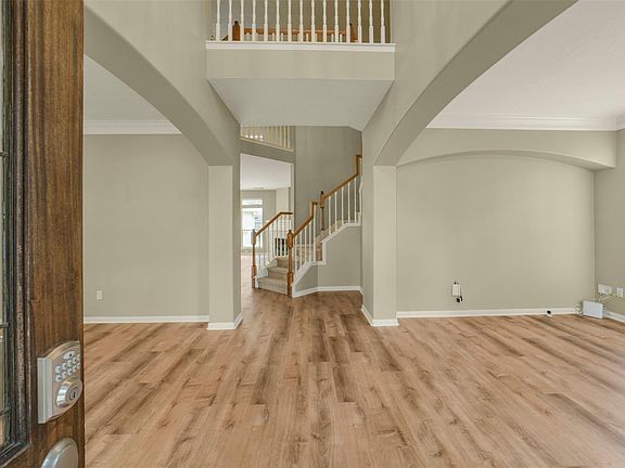 3rd image of 14958 Royal Birkdale St