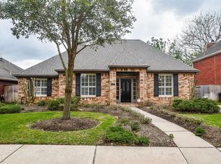 6902 Elm Trace Dr, Sugar Land, TX 77479