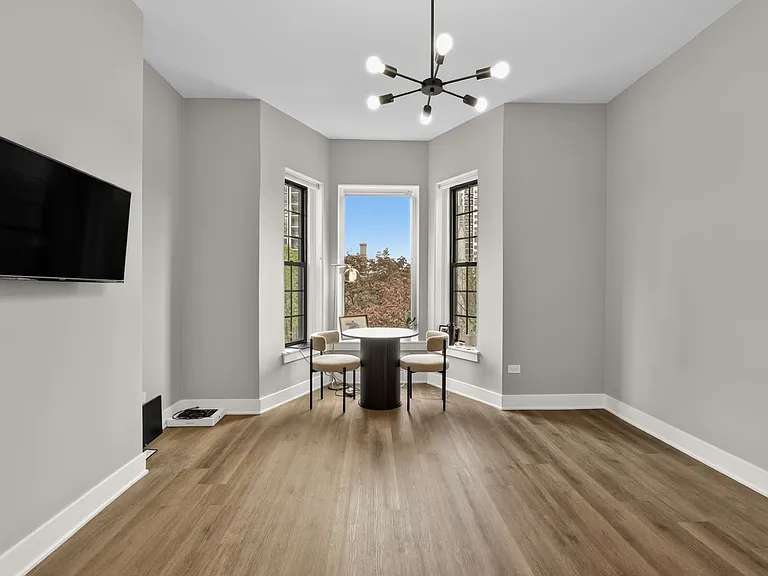 1421 N Dearborn St — Photo 10