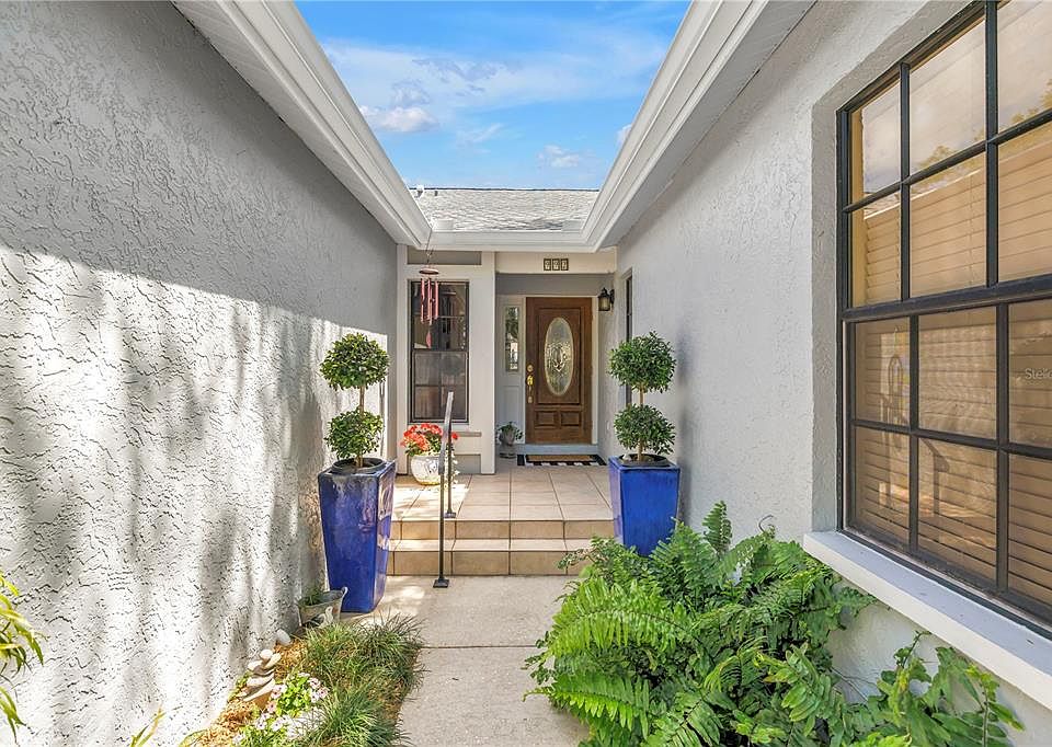 1st image of 992 SAN CARLOS COURT NE