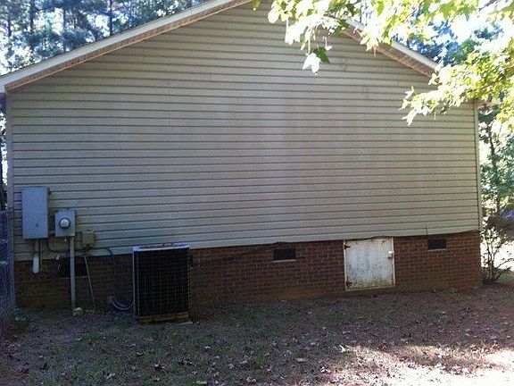 3rd image of 4812 Governor Cherry Cir