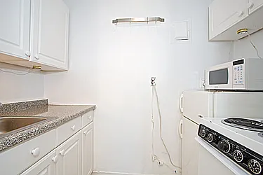 Rented by Barkoff Residential 