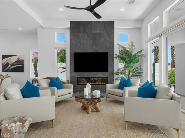 741 Mission Creek Dr, Palm Desert, CA 92211