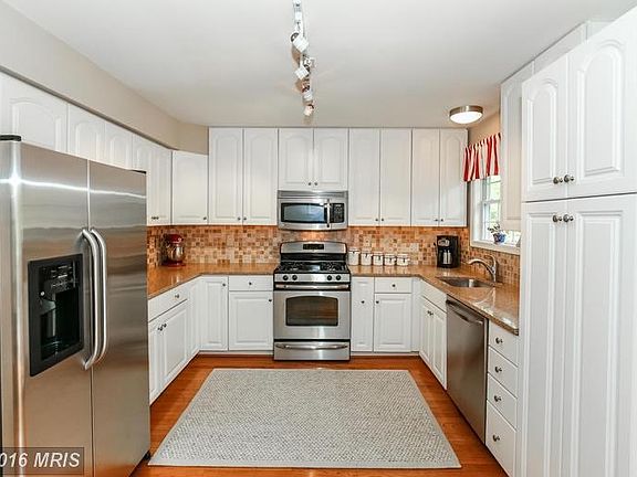 3rd image of 2005 N Dinwiddie St #2005