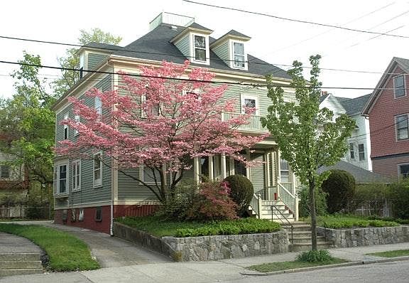 1st image of 142 Ontario St #1