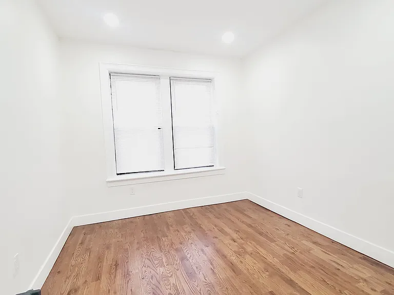 381 Danforth Ave #6 — Photo 3