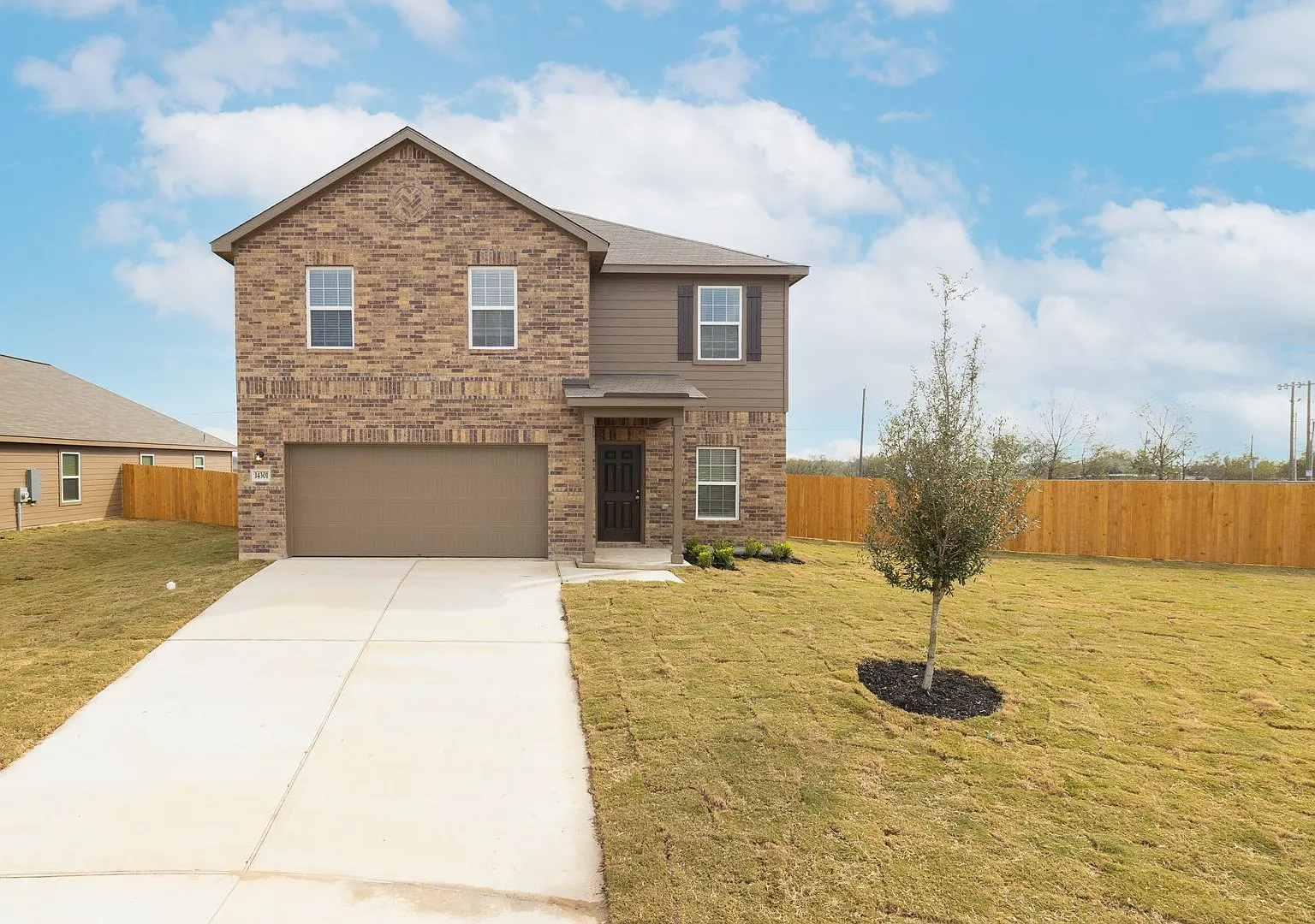 Spacious 4BR Home with HUGE Private Backyard in Homestead Estates Minutes from Austin — Photo 1