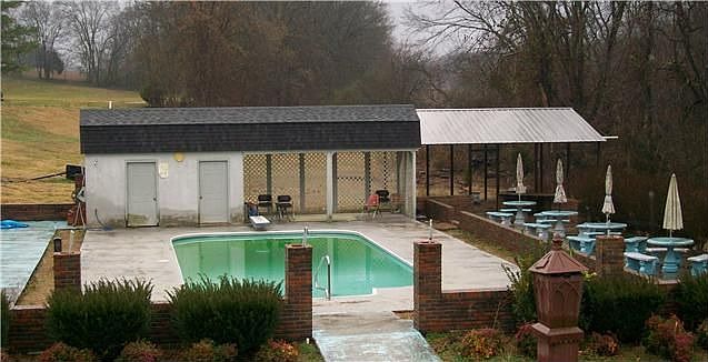 2nd image of 1366 Collins Ln