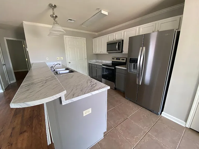 Guidry Row Apartments — Photo 1
