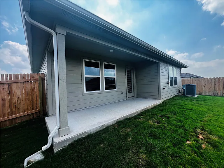 315 Darwin Pl — Photo 16