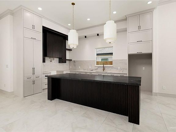 5th image of 2413 Trinity Ave
