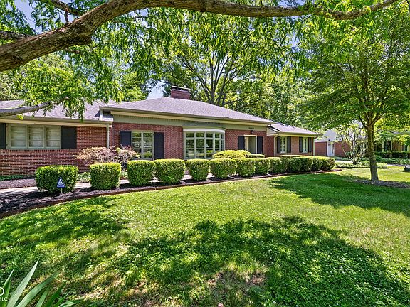 3rd image of 7843 Windcombe Blvd