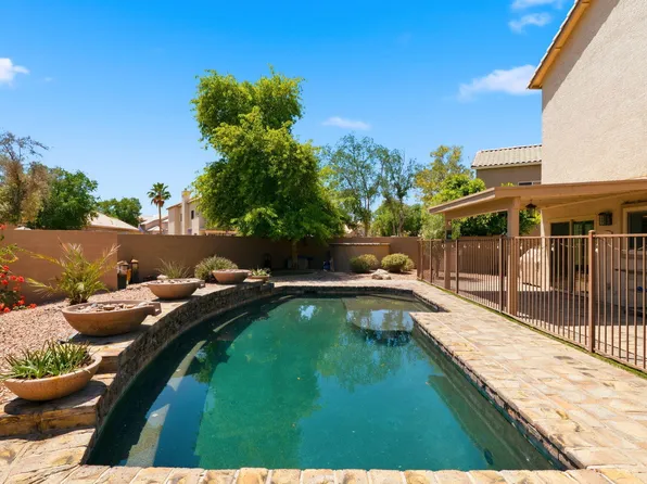 219 W ENSUENO Street, Gilbert, AZ 85233