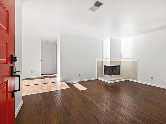 3rd image of 2478 Copperfield Court