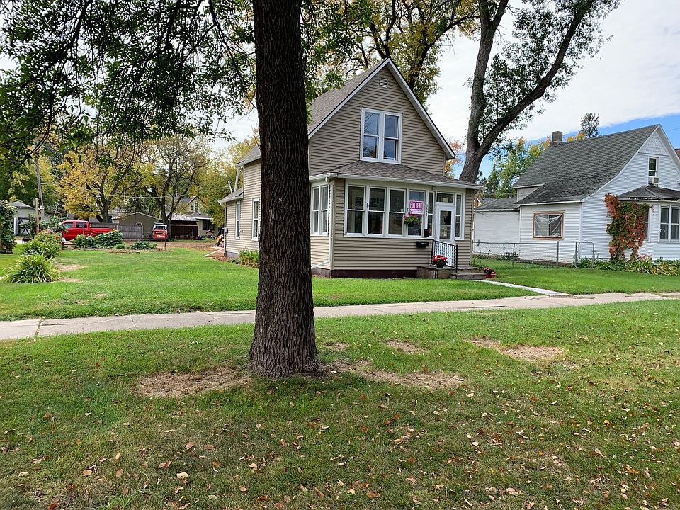 1st image of 621 6th Ave S