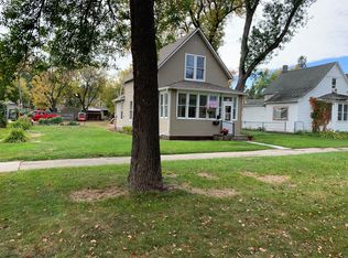 621 6th Ave S, Grand Forks, ND 58201