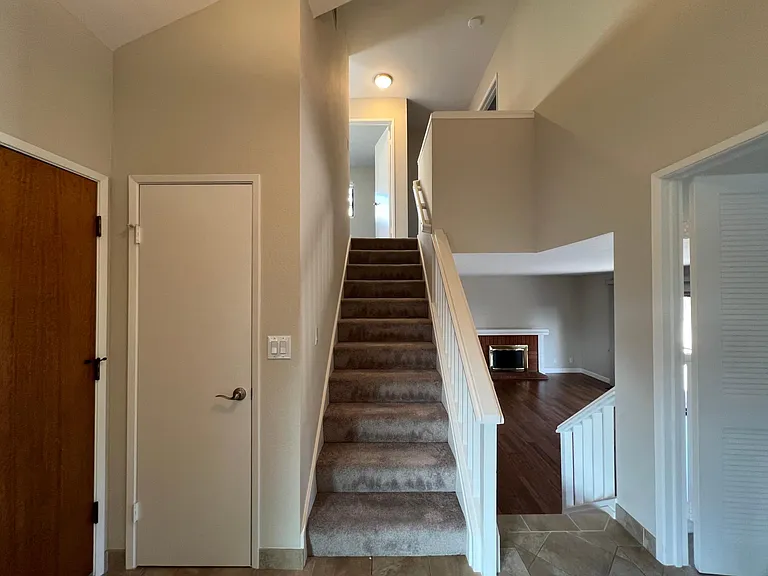 3792 Thousand Oaks Dr — Photo 17