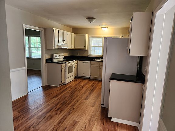 4415 Woods End Lane-Kitchen_09272022