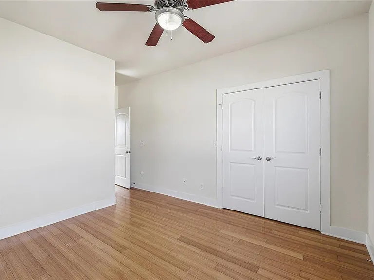 13420 Lyndhurst St #807 — Photo 20