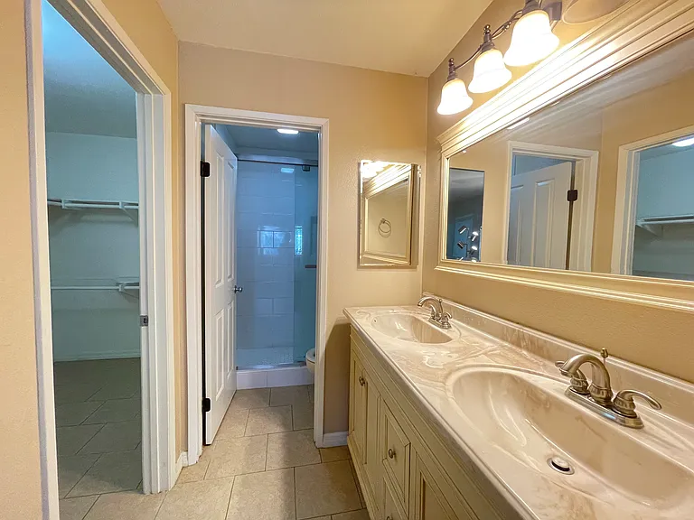387 N Melrose Dr #C — Photo 7