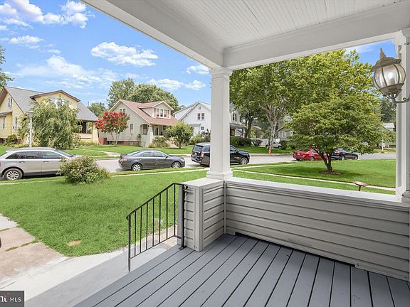 3rd image of 3205 Gibbons Ave