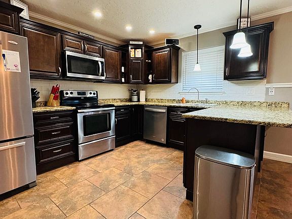 4th image of 700 W Taos St