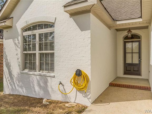 3rd image of 5515 Moores Cir