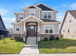 1813 SW Napa Valley Dr, Lees Summit, MO 64082