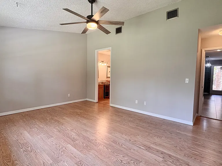241 Hummingbird Ln — Photo 11