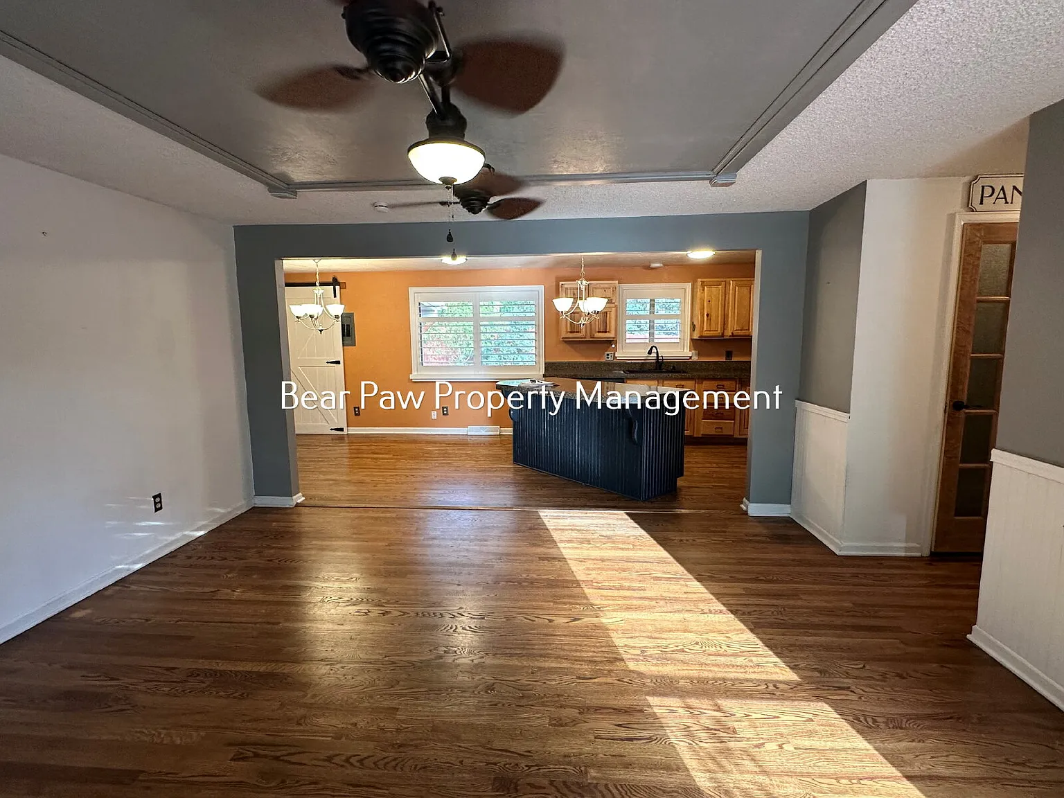 5 bed, 3.0 bath, 2500 sqft, $4,100 — Photo 3