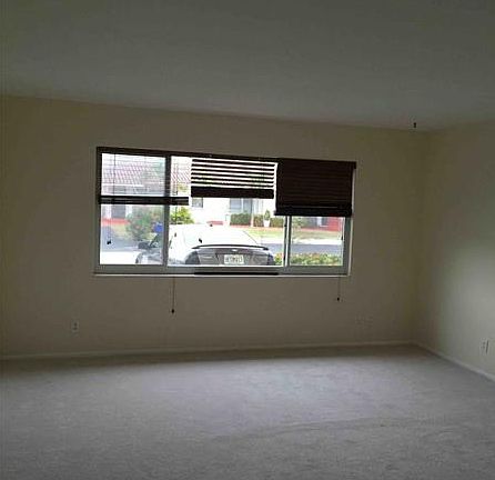 4th image of 2624 NE 32nd St APT 101