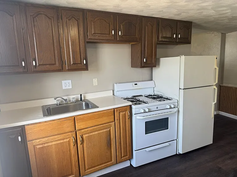 291 Maryland Ave — Photo 6