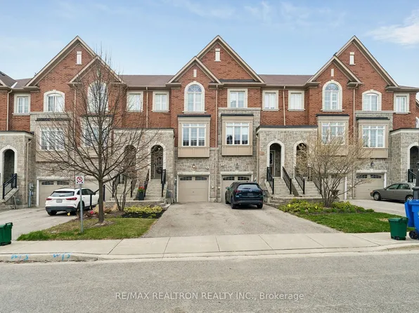 216 Appleton Ct, Newmarket, ON L3Y 0B8