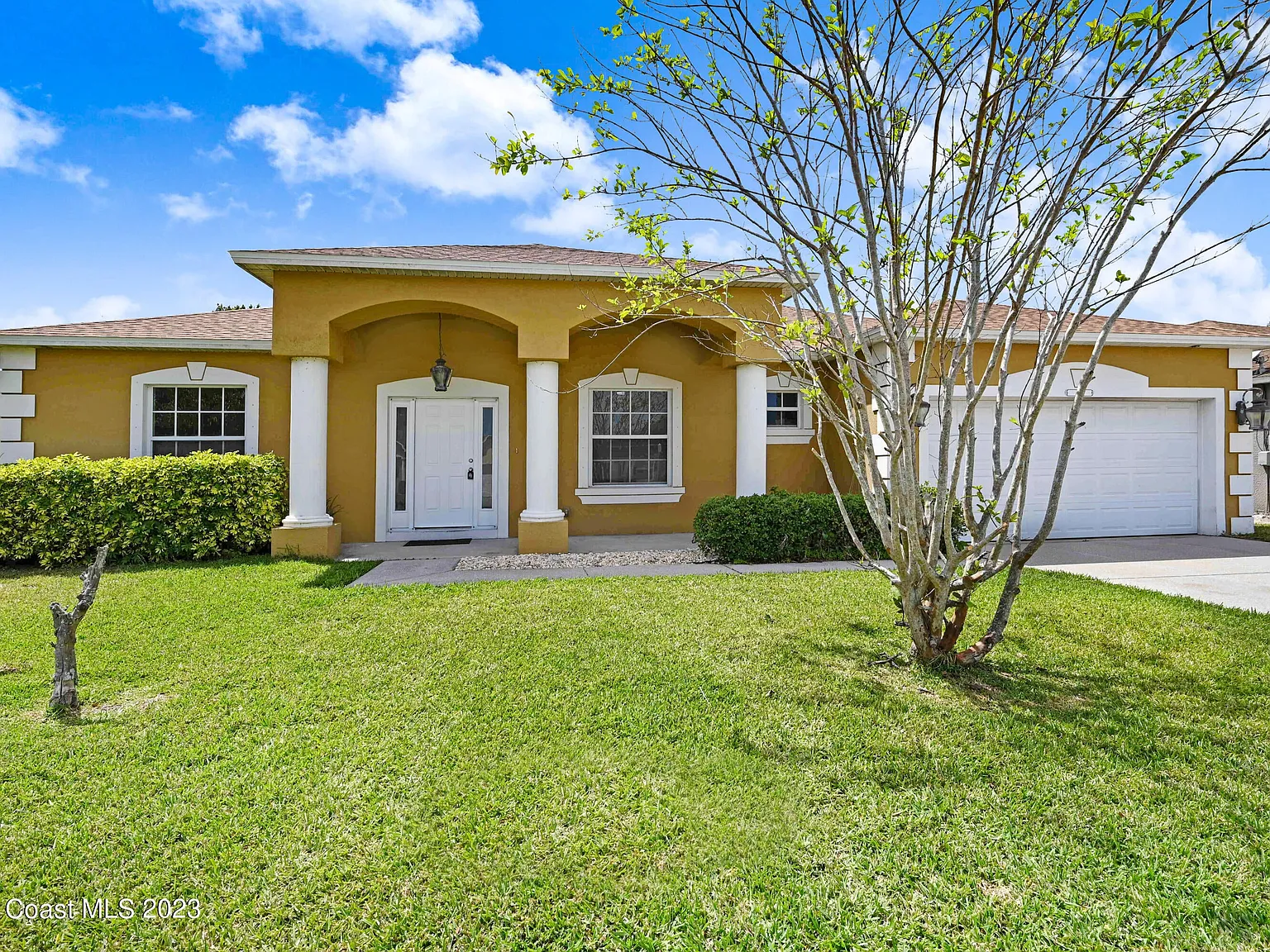 4 bed, 2440 sqft, $2,600 — Photo 1